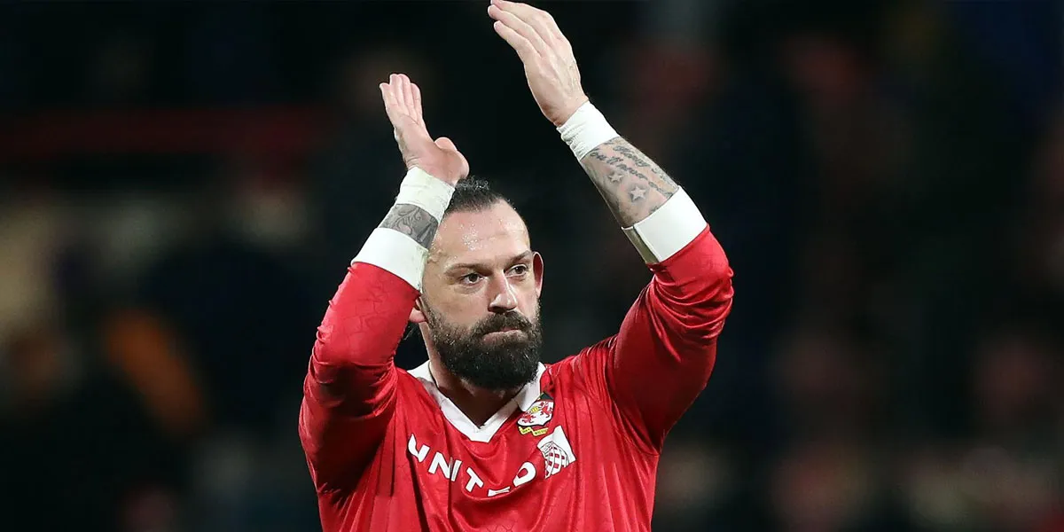 Steven Fletcher Meninggalkan Wrexham: Bukan Atas Kehendaknya Sendiri