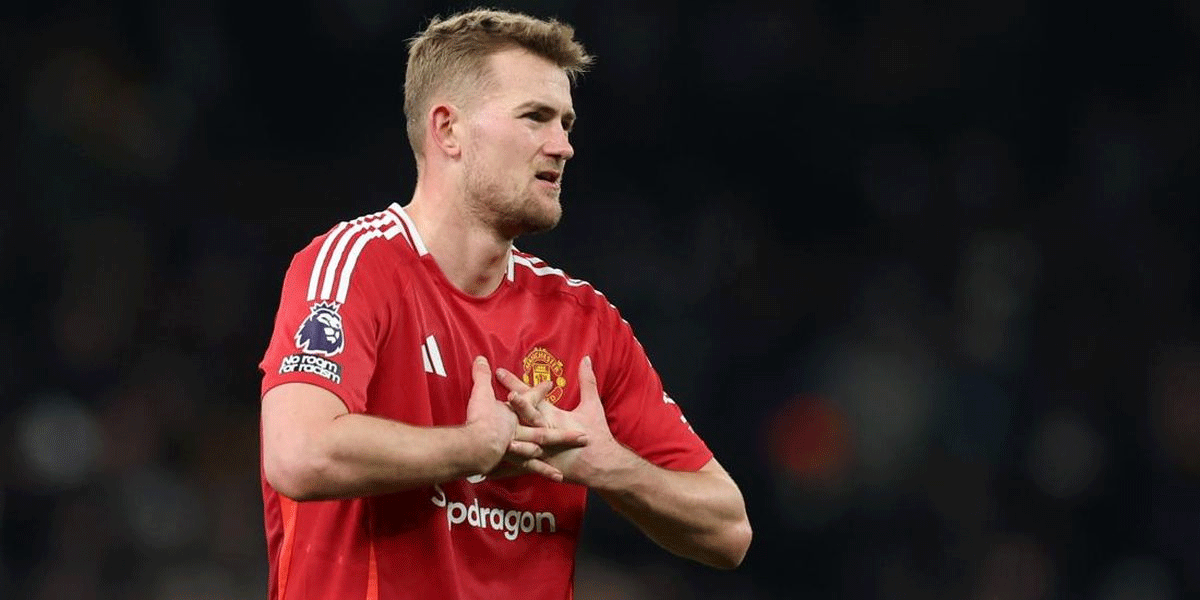 Cedera Punggung Buat Matthijs De Ligt Tertunda Comeback di Man United