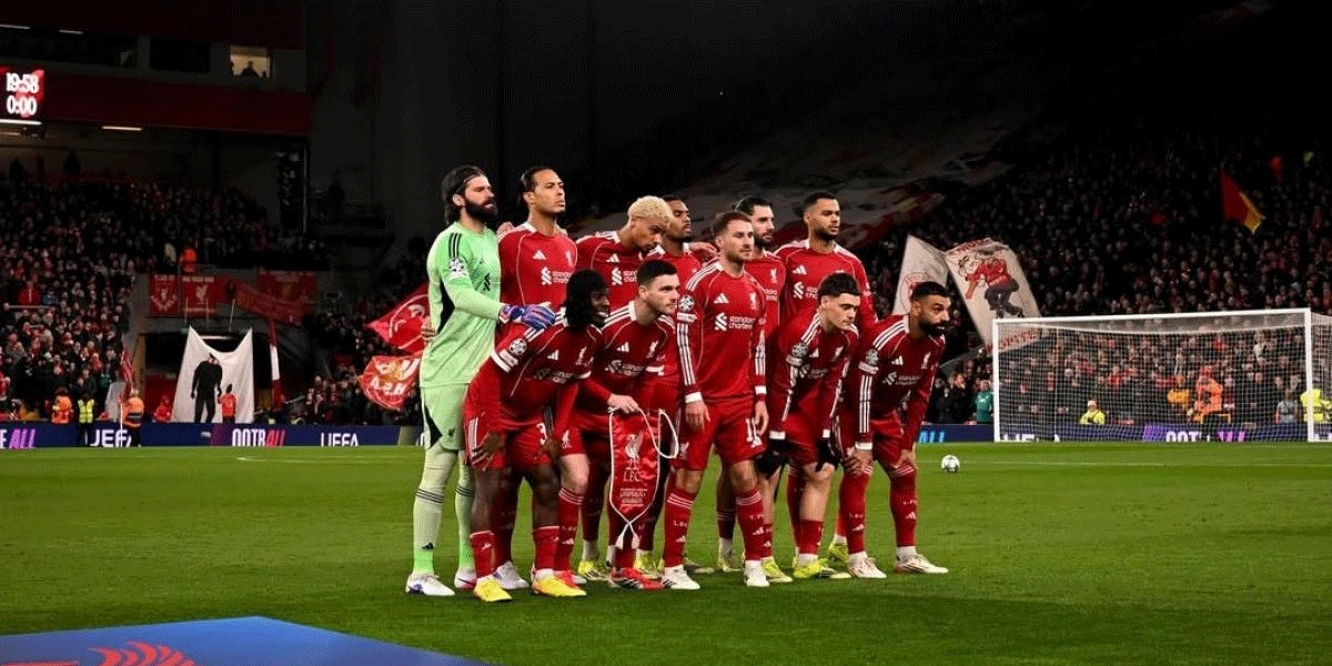 Dia Ingin Dikenang Carragher Bela Arne Slot dari Kritik Trofi